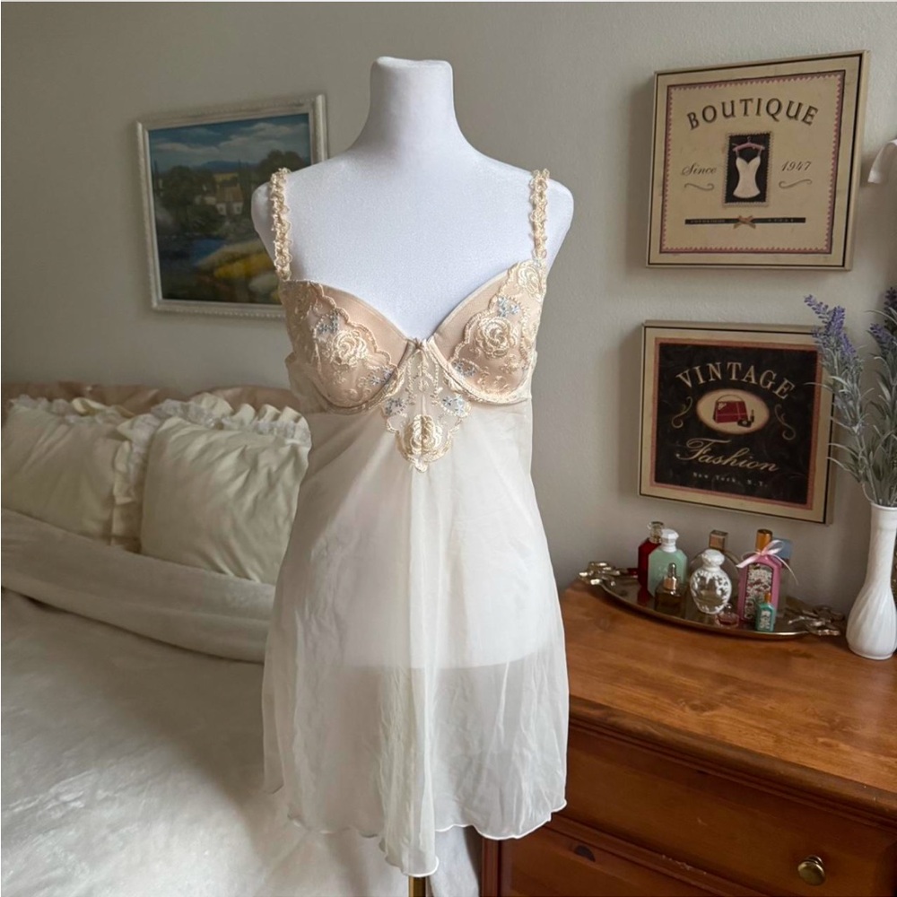 ✨Sold✨Vintage slip 38B